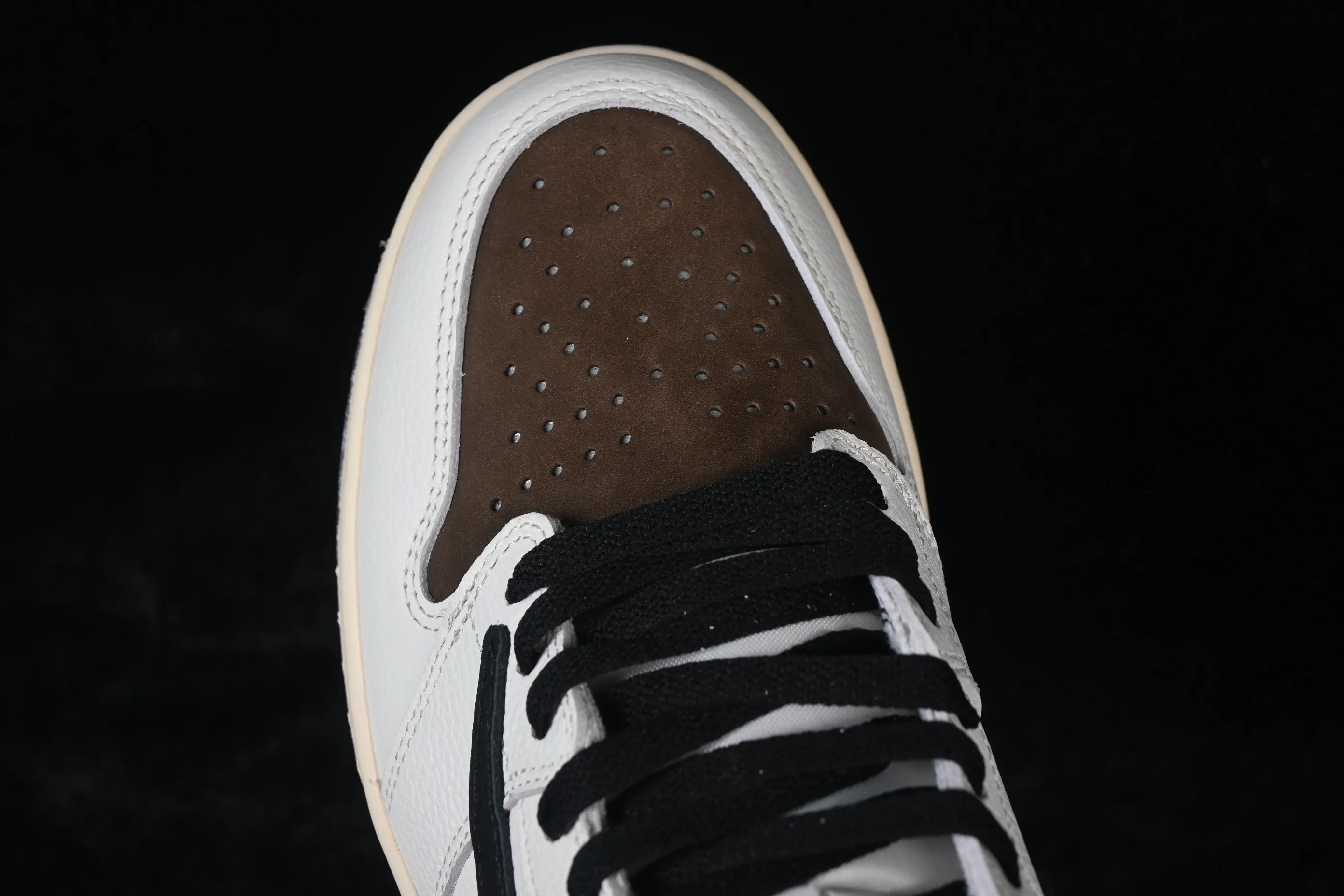 All categories Air Jordan Jordan series basketball shoes Air Jordan 1 High W version Travis Scott x Air Jordan 1 High OG AJ1 anti-hook high-top basketball shoes CD4487-001